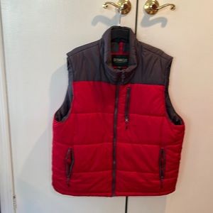 MEN’S OUTDOOR LIFE, RED & GRAY, VEST, 2XL